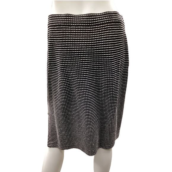 St.John Collection Women’s 2-Piece Set Size 10 Blazer + Skirt Ornate Buttons B&W - Picture 9 of 10